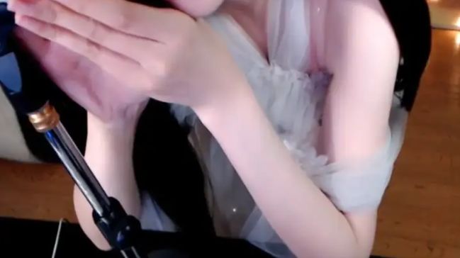 主播婉儿别闹停播原因是什么？和开箱视频有关吗插图1