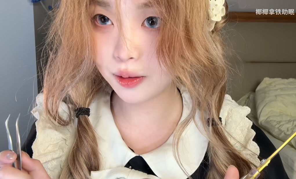 椰椰拿铁|剪刀理发情景插图 椰椰拿铁|剪刀理发情景插图