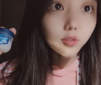 小姐姐模拟唇膏声控轻语|助眠解压
