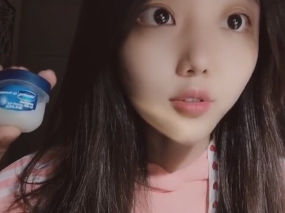 小姐姐模拟唇膏声控轻语|助眠解压