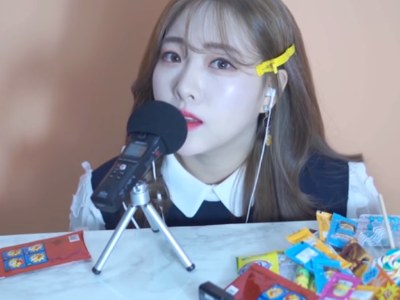 气质韩国小姐姐耳边轻语哄睡|低语blair