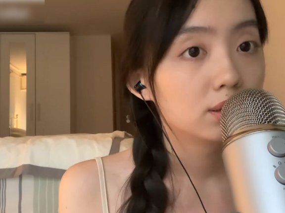 Rylee人声轻语哄睡与手势引导俏皮的风格